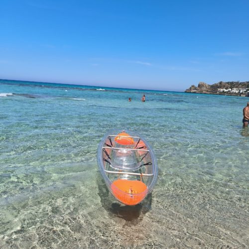 Kayak rigido trasparente in policarbonato