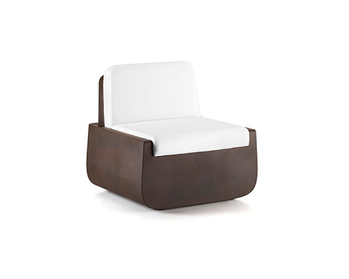 Poltrona per esterni Bold di Plust in polietilene